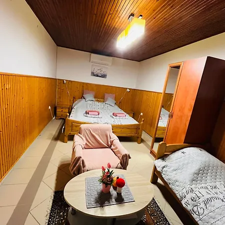 Flower Tisza Vendeghaz דירה